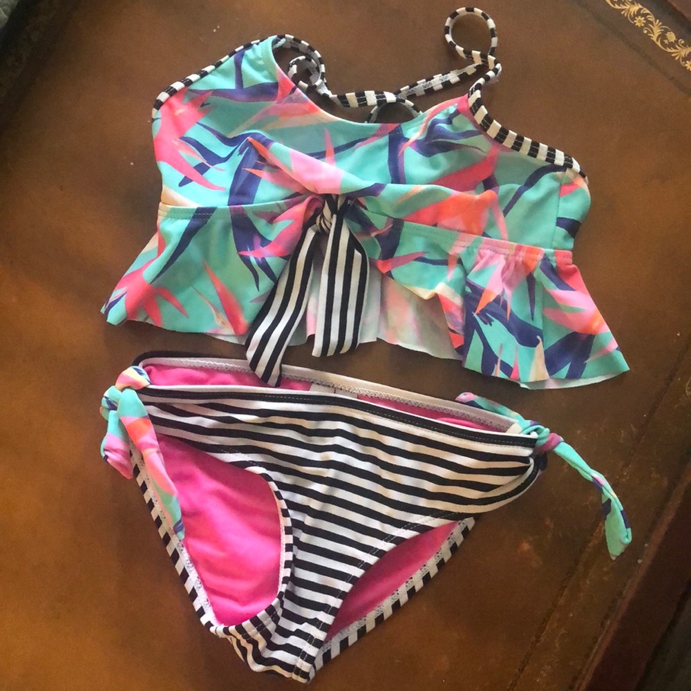 Girls 2 piece swimsuit
